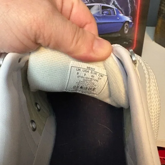 K-Swiss White Sneakers - Picture 2 of 3